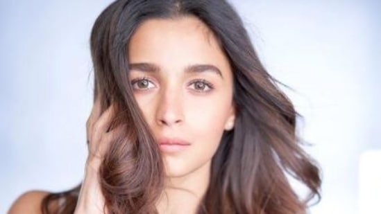 Alia Bhatt will turn producer with Darlings. Alia Bhatt will turn producer with Darlings.