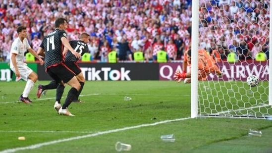 If you thought Croatia were going to give up, you were wrong as Mario Pasalic scored a stunning header in the 92nd minute, stoppage time, net the equaliser and force extra time. (AP) If you thought Croatia were going to give up, you were wrong as Mario Pasalic scored a stunning header in the 92nd minute, stoppage time, net the equaliser and force extra time. (AP)