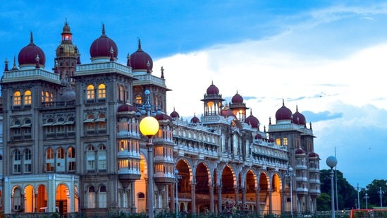 Karnataka: Passengers arriving in the state from Maharashtra, Punjab, and Kerala via train must present a negative RT-PCR test no older than 72 hours. Flight passengers must carry a mandatory RT- PCR negative report if they have symptoms of Covid-19.(Unsplash)