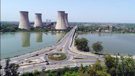 Located on the outskirts of Bathinda city, the defunct power facility has an estimated 2.2 crore tonne of environmentally hazardous fly ash spread over 853 acre. (HT FILE ) Located on the outskirts of Bathinda city, the defunct power facility has an estimated 2.2 crore tonne of environmentally hazardous fly ash spread over 853 acre. (HT FILE )