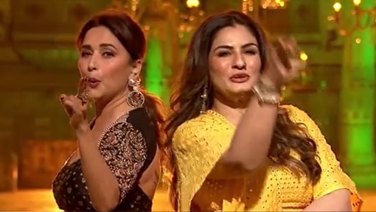 Madhuri Dixit and Raveena Tandon on Dance Deewane 3.