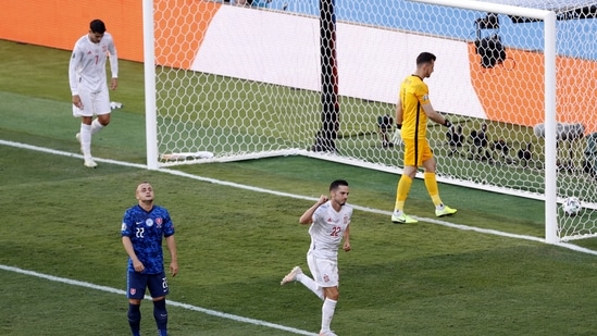 Croatia took the lead in the 20th minute but Spain equalised in the 38th minute through Pablo Sarabia. Gaya let it fly from the edge of the box. Livakovic did well to dive to his left and parry the ball away. The rebound, however, rolled kindly to Sarabia, who did the rest. (REUTERS)