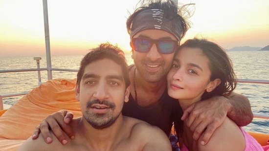 Alia Bhatt, Ranbir Kapoor and Ayan Mukerji take the perfect selfie.