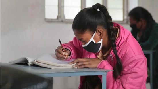 The DEO appealed to the parents to ensure 100% attendance of their children in the online exams (HT File) The DEO appealed to the parents to ensure 100% attendance of their children in the online exams (HT File)