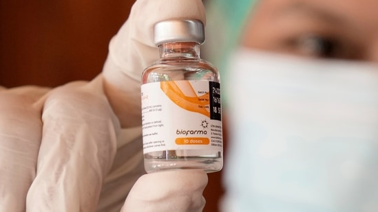 The researchers recommended two 3μg doses of the Covid-19 vaccine for children and adolescents aged 3-17 years based on their results. (AP) The researchers recommended two 3μg doses of the Covid-19 vaccine for children and adolescents aged 3-17 years based on their results. (AP)