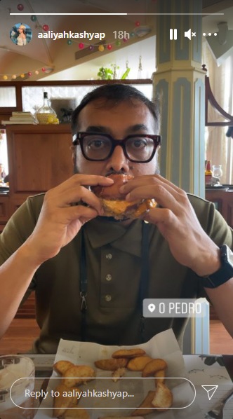 Aaliyah took to her Instagram Stories and dropped a picture of her father enjoying his meal.