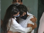Mandira Bedi breaks down as she hugs her friend after her husband Raj Kaushal's death. Mandira Bedi breaks down as she hugs her friend after her husband Raj Kaushal's death.