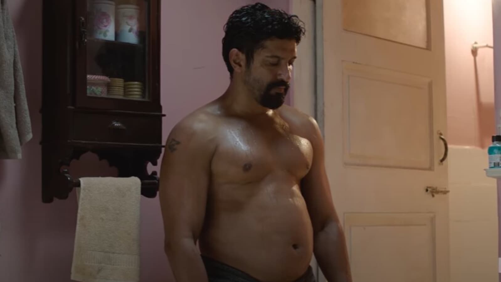 Toofaan trailer: Farhan Akhtar packs a punch as disgraced boxer who makes triumphant comeback, watch