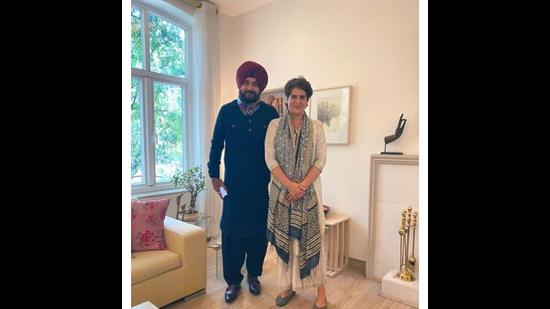 Punjab MLA Navjot Singh Sidhu tweeted this photo with Congress general secretary Priyanka Gandhi after meeting her in New Delhi on Wednesday. (Twitter) Punjab MLA Navjot Singh Sidhu tweeted this photo with Congress general secretary Priyanka Gandhi after meeting her in New Delhi on Wednesday. (Twitter)