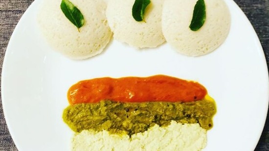 Coriander Mint Chutney: Add 1/4 cups mint leaves, 1/2 cups coriander leaves, a small piece of tamarind, a small piece of ginger, 1/4 teaspoon hing and salt. Blend to a smooth paste adding little water at a time.(Instagram/@delblryyz)