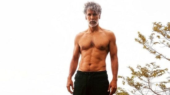 Milind Soman's impressive core strength in new shirtless video will blow your mind(Instagram/@milindrunning)
