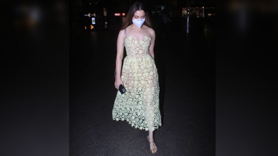The midi dress featured a fit and flare silhouette that pleasantly hugged her svelte frame. It also had barely-there straps and a V neckline.(Varinder Chawla)