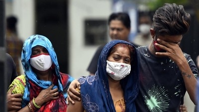 India's death toll from Covid-19 surpassed the 400,000 mark on Sunday. (Sanjeev Verma/HT) India's death toll from Covid-19 surpassed the 400,000 mark on Sunday. (Sanjeev Verma/HT)