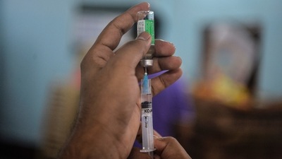 Cumulatively, 93,832,139 people in the 18 to 44 age group have received the first dose and 2,268,517 people have been administered the second dose. (AFP) Cumulatively, 93,832,139 people in the 18 to 44 age group have received the first dose and 2,268,517 people have been administered the second dose. (AFP)