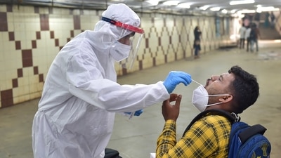 Negative RT-PCR certificate is not mandatory for people in possession of the Covid-19 vaccination certificate (those fully vaccinated with two doses). (PTI) Negative RT-PCR certificate is not mandatory for people in possession of the Covid-19 vaccination certificate (those fully vaccinated with two doses). (PTI)