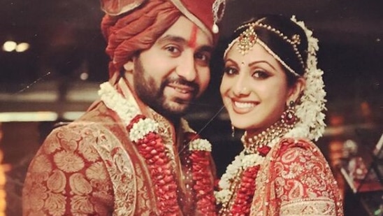 Shilpa Shetty Kundra: The actor tied the know to London-based businessman Raj Kundra in 2009. Everything about their wedding was grand including Shilpa's <span class='webrupee'>₹</span>50 lakh lehenga by designer Tarun Tahiliani.(Instagram/@theshilpashetty)