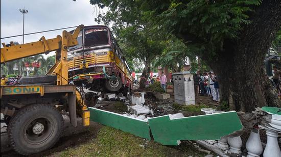 Mangled remains of a minibus en route from Metiabruz to Howrah after it crashed into a wall of the Fort William in Kolkata on Thursday, July 1. (PTI)