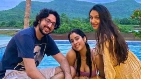 Janhvi Kapoor poses with friends in throwback pics from her vacation.