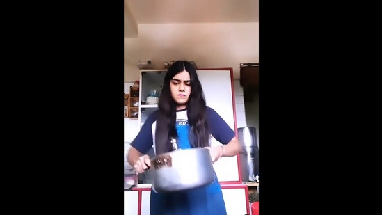 Vlogger Cajole shared this hilarious video on her Instagram page. (Instagram/@cajole)