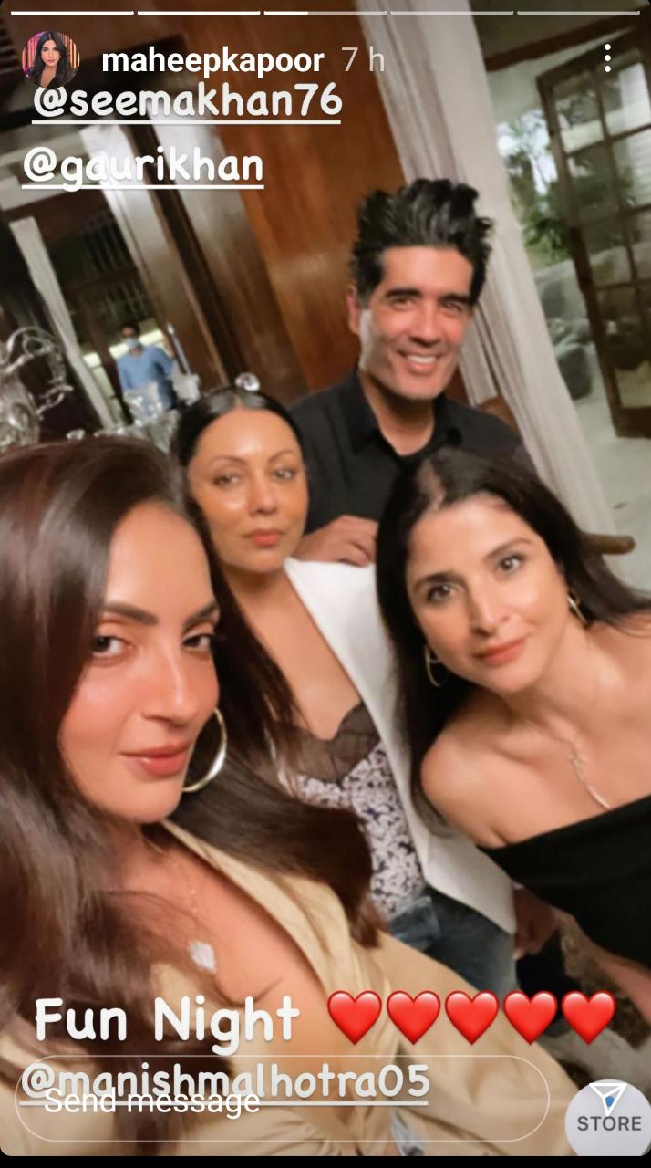 Maheep Kapoor shared pictures from their fun night. Maheep Kapoor shared pictures from their fun night.