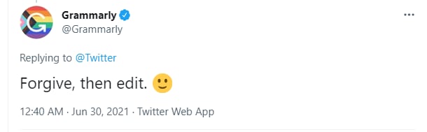 The tweet by Grammarly.
