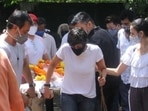 Mandira Bedi was the one to perform the last rites for her husband Raj Kaushal. Mandira Bedi was the one to perform the last rites for her husband Raj Kaushal.
