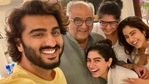 Arjun Kapoor, Janhvi Kapoor, Khushi Kapoor and Anshula Kapoor pose with their father Boney Kapoor. Arjun Kapoor, Janhvi Kapoor, Khushi Kapoor and Anshula Kapoor pose with their father Boney Kapoor.