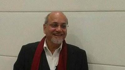 Kanpur-based child specialist Dr Raj Tilak, 70, taught medical colleges students from the hospital bed. (SOURCED)