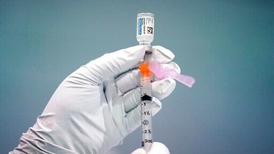 The Delta variant contributed to a surge in Covid-19 cases in India and also prompted the UK to delay its reopening by one month in June. (AP File Photo) The Delta variant contributed to a surge in Covid-19 cases in India and also prompted the UK to delay its reopening by one month in June. (AP File Photo)
