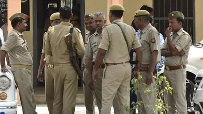 The Gurugram Police said a gang of six is behind the fraud, built around stolen insurance data, forged death certificates, hundreds of bank accounts, and fake claims. (Virendra Singh Gosain/HT File Photo) The Gurugram Police said a gang of six is behind the fraud, built around stolen insurance data, forged death certificates, hundreds of bank accounts, and fake claims. (Virendra Singh Gosain/HT File Photo)