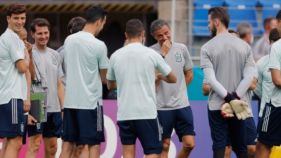 Spain coach Luis Enrique with his players during training at Krestovsky Stadium ahead of quarter-final match against Switzerland.(REUTERS)