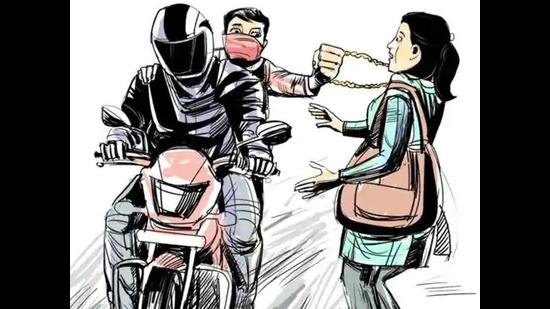 As per police records, the accused had snatched a mobile phone of a Sector-41 resident on June 18, and the purse of a woman on April 14. (HT FILE PHOTO)