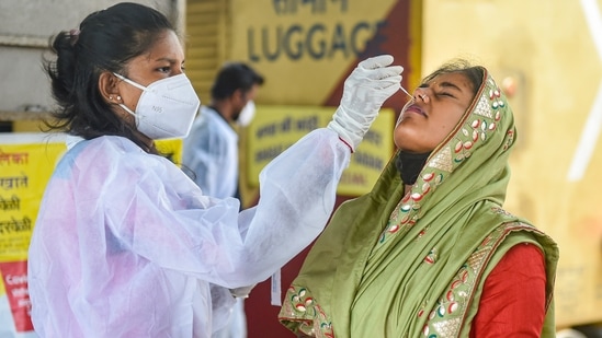 Medical workers in Maharashtra tested 221,289 samples for the disease on Friday. (PTI)