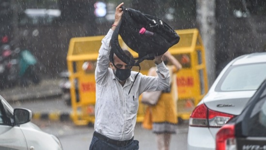 IMD has predicted that the monsoon which usually sets in Delhi on June 27 will be delayed this year till July 7. (PTI Photo/Ravi Choudhary)(PTI) IMD has predicted that the monsoon which usually sets in Delhi on June 27 will be delayed this year till July 7. (PTI Photo/Ravi Choudhary)(PTI)