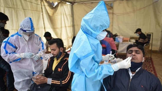 Under the Graded Response Action Plan, air quality scale is divided into several levels — moderate, poor, very poor, severe, and severe-plus or emergency.(Sanchit Khanna / HT)