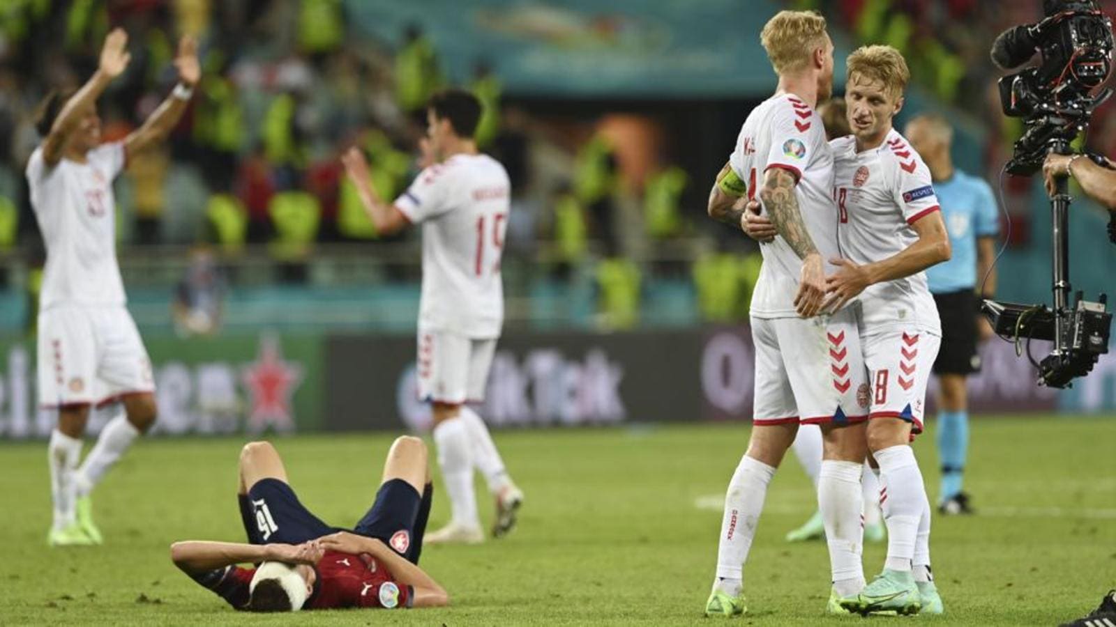 Denmark beat Czech Republic to reach Euro 2020 semis