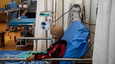 Government records seen by HT show so far, there have been at least 76 complaints of hospitals overcharging patients for Covid-19 treatment. (AFP)