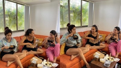 Janhvi Kapoor and Khushi Kapoor enjoy a meal together. Janhvi Kapoor and Khushi Kapoor enjoy a meal together.
