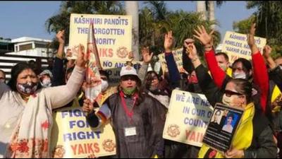 J&K’s political parties have begun consultations on whether to meet them or not, though they haven’t got any invitation from the commission yet. (HT FILE)