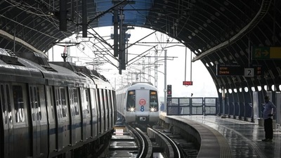 Metro services on the Yellow Line were also affected on July 1 due to a technical glitch at Huda City Centre (Sanchit Khanna/HT PHOTO) Metro services on the Yellow Line were also affected on July 1 due to a technical glitch at Huda City Centre (Sanchit Khanna/HT PHOTO)