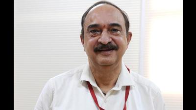 Dr G Dewan, the former director, health and family welfare, Chandigarh, was at the forefront in fighting the first wave and helped administration during the second. (HT PHOTO)