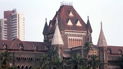 Bombay HC said that providing free shelter and meals to the homeless, beggars and pavement dwellers will only increase such persons. (HT Photo) Bombay HC said that providing free shelter and meals to the homeless, beggars and pavement dwellers will only increase such persons. (HT Photo)