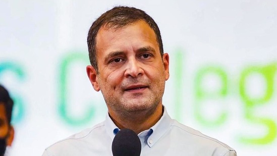 Congress leader Rahul Gandhi is ready with his witty jibe at the government after a French judge on Friday was tasked to lead a "highly sensitive" judicial investigation into Rafale fighter jet deal with India. (File photo)(HT_PRINT)