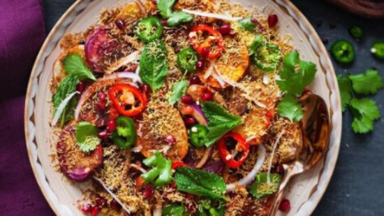 Aloo chaat: Recreate the famous street-side food at home and enjoy with your loved ones. If you are a fan of potatoes then you need to try a hand at making this Delhi-special aloo chaat. (Instagram/@sinfullyspicy)