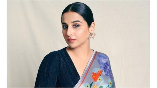 Vidya Balan is all about the tropical vibes in <span class='webrupee'>₹</span>24k saree and velvet blouse(Instagram/@who_wore_what_when)