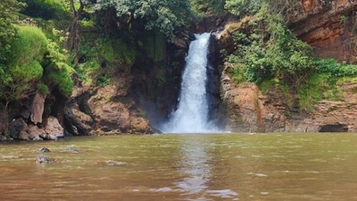 Arvalem Falls: This falls is located in North Goa. While you hike to the falls, you can visit the Arvalem rock-cut caves, which are believed to have been carved in the 12th century by Buddhist monks. (Instagram/@nomadic_fitnessfreaks)