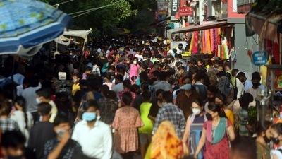 Heavy rush of people at Sarojini Nagar market in New Delhi on July 4. Recoveries, deaths and active cases constitute 98.19%, 1.74% and 0.07% of Delhi’s overall caseload, respectively. (Amal KS / HT Photo) Heavy rush of people at Sarojini Nagar market in New Delhi on July 4. Recoveries, deaths and active cases constitute 98.19%, 1.74% and 0.07% of Delhi’s overall caseload, respectively. (Amal KS / HT Photo)