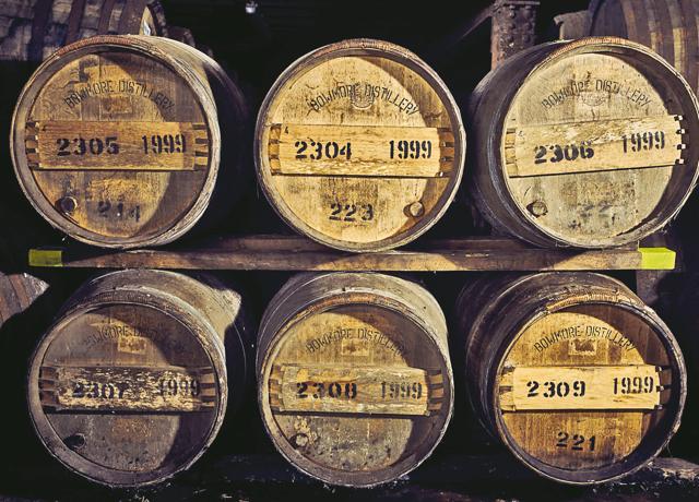An important factor that imparts Bowmore its characteristic aromas An important factor that imparts Bowmore its characteristic aromas