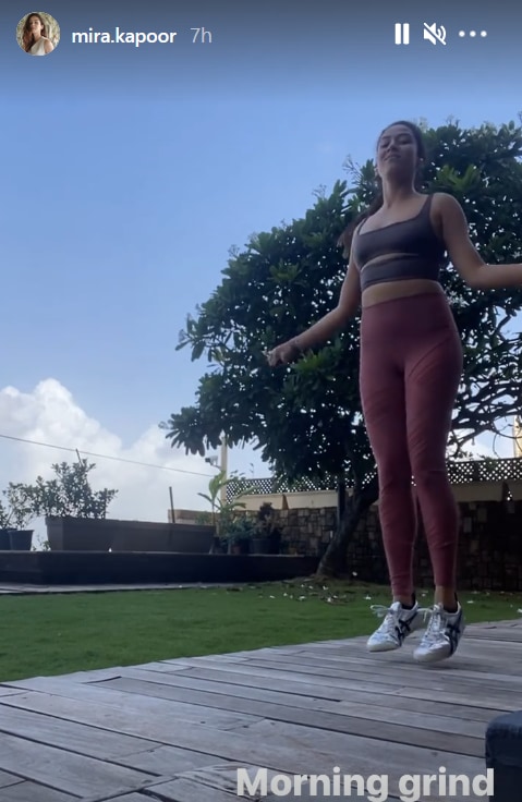 Mira Rajput is skipping rope during the morning workout.  (Instagram / mira.kapoor)