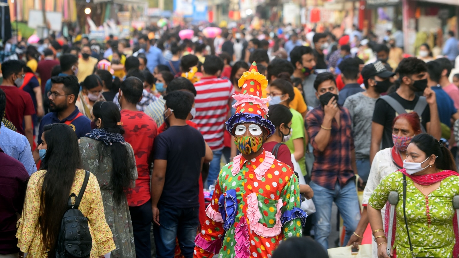 Delhi s Lajpat Nagar Market Shut What Covid 19 Rules Were Flouted 